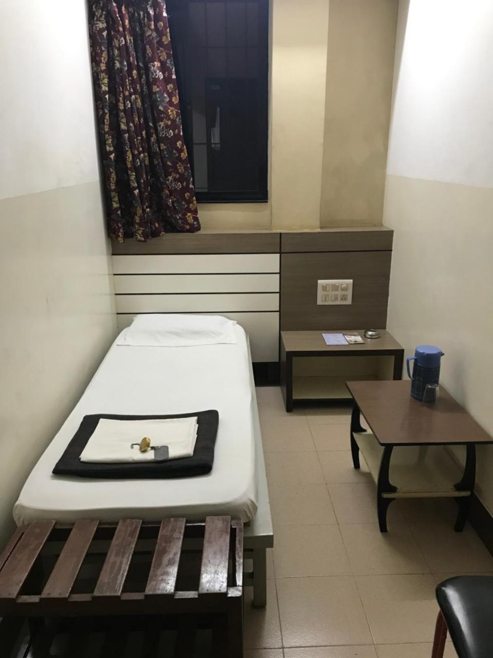 Hotel Satkar Cafeteria Belgaum Extérieur photo