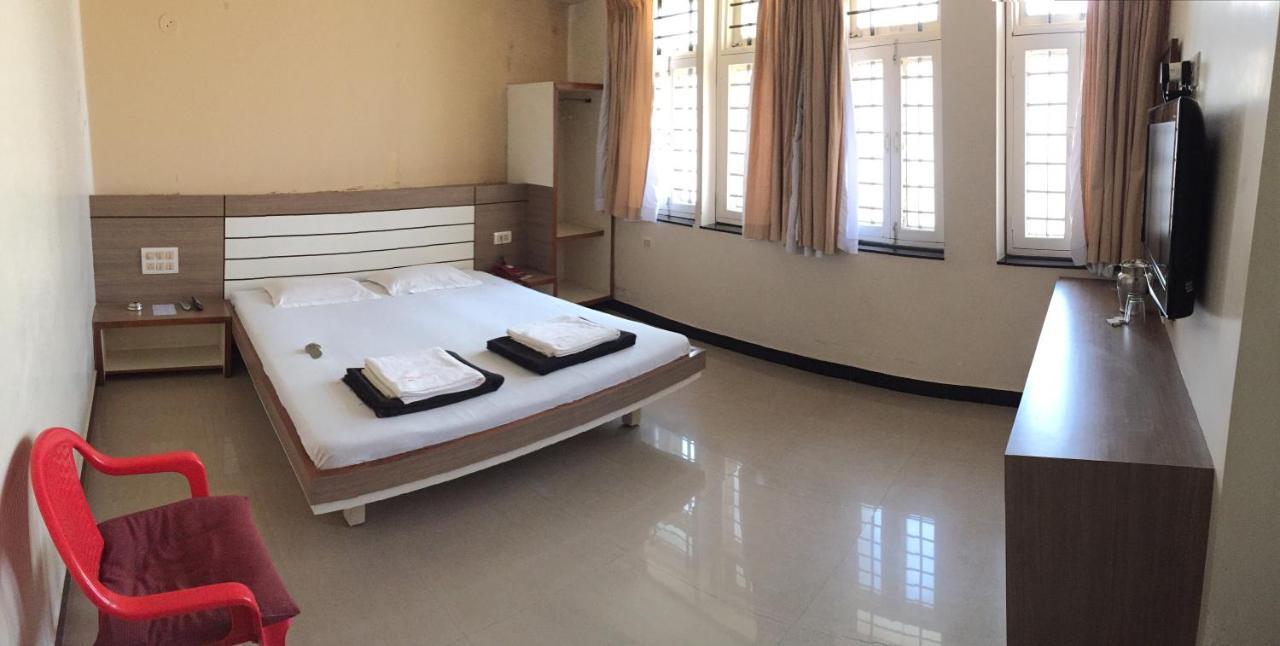Hotel Satkar Cafeteria Belgaum Extérieur photo