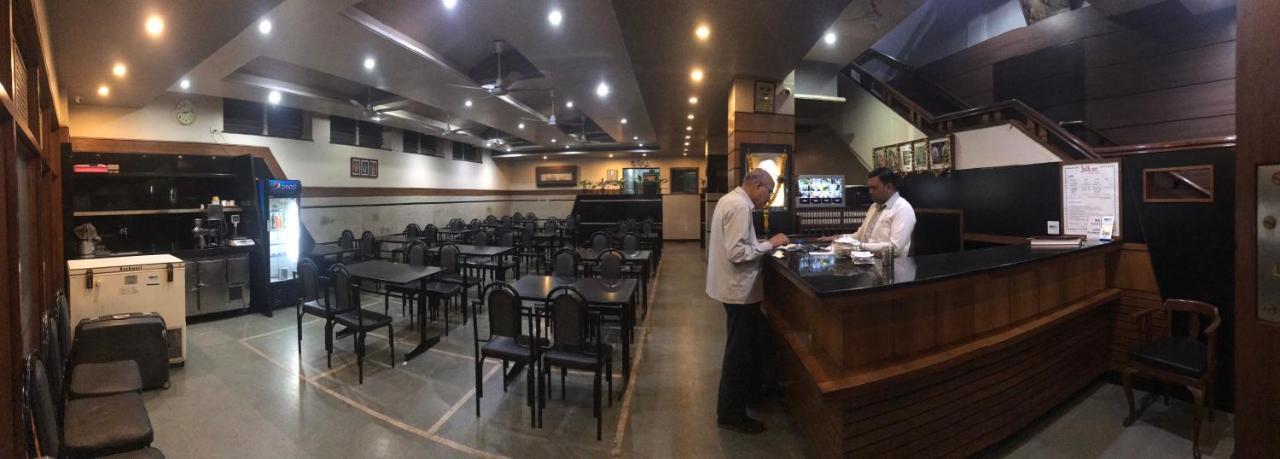 Hotel Satkar Cafeteria Belgaum Extérieur photo